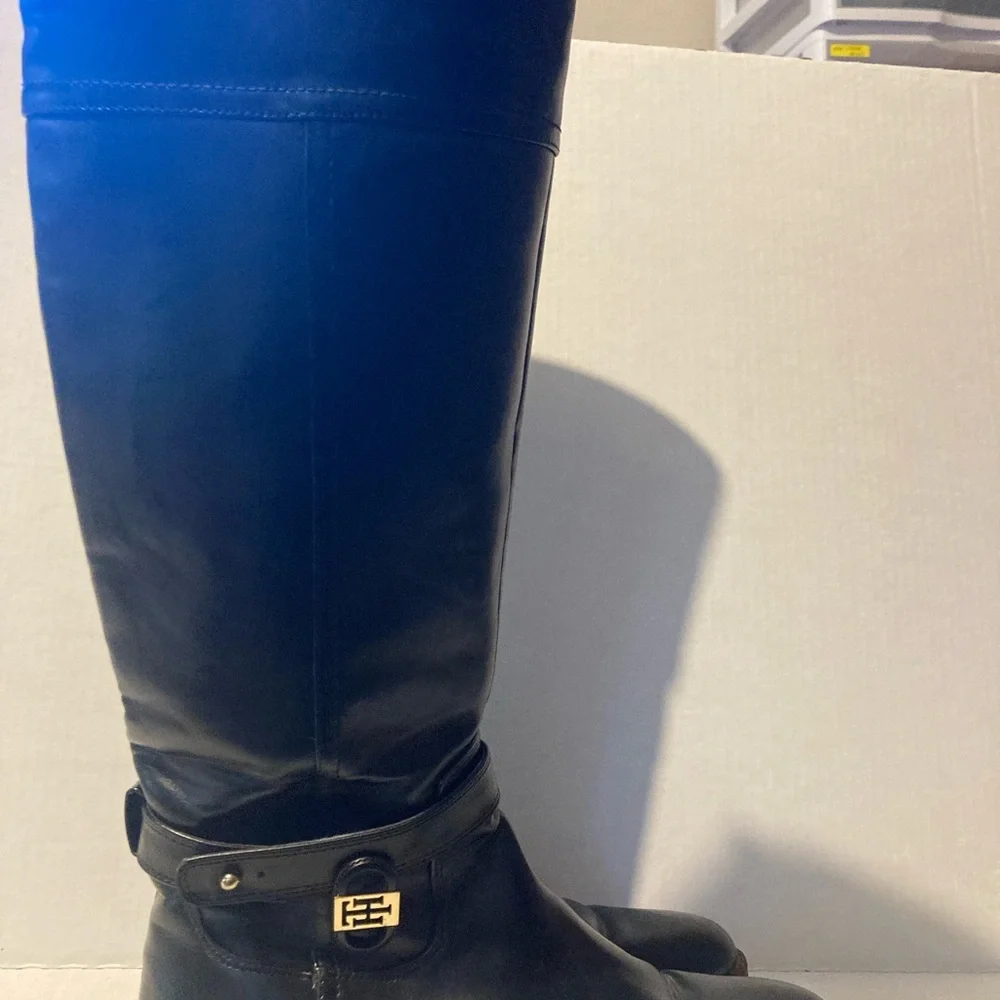Tommy Hilfiger Black Leather Buckle Women Boot Size 9